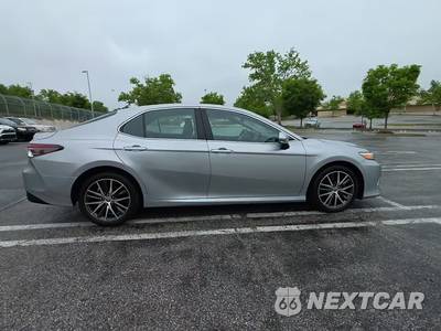 2024 Toyota Camry XLE - zdjęcie 5 z 30 - miniatura
