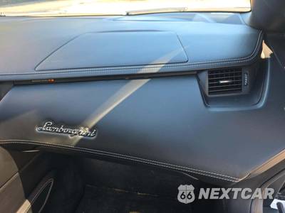 2015 Lamborghini Aventador LP 700-4 Convertible - zdjęcie 17 z 31 - miniatura
