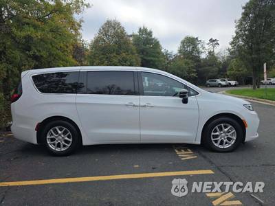 2026 Chrysler Pacifica Select 121.6" WB - zdjęcie 4 z 28 - miniatura