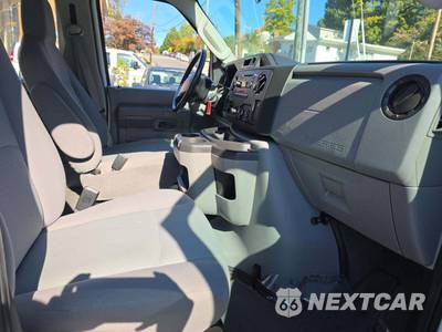 2010 Ford Super Duty E-350 Wagon XLT 138.0" WB - zdjęcie 19 z 30 - miniatura