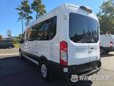 2024 Ford Transit Passenger Wagon XLT Medium Roof 148.0" WB - zdjęcie 2 z 31 - miniatura