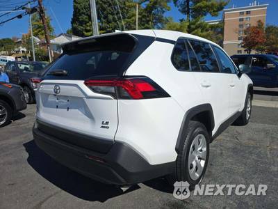 2022 Toyota RAV4 LE - zdjęcie 3 z 29 - miniatura