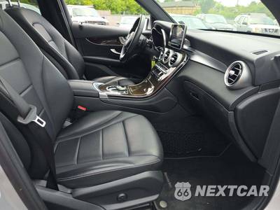 2018 Mercedes-Benz GLC 300 4MATIC - zdjęcie 18 z 35 - miniatura