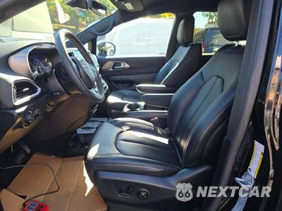 2025 Chrysler Pacifica Select 121.6" WB - zdjęcie 6 z 30 - miniatura