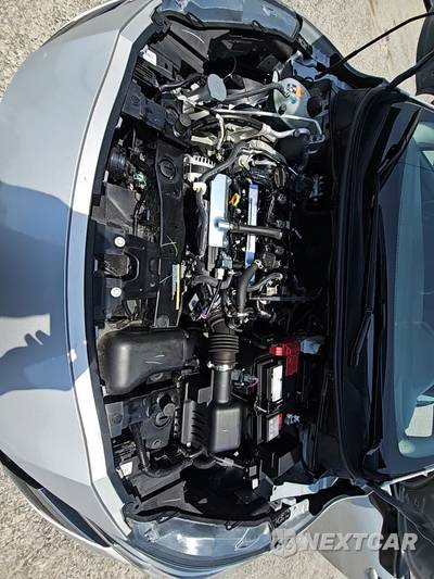 2025 Nissan Versa SR - zdjęcie 21 z 21 - miniatura