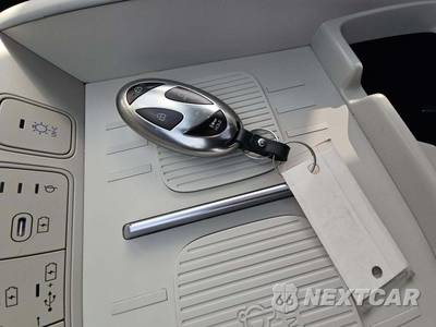 2025 Hyundai Santa Fe Hybrid Limited - zdjęcie 8 z 23 - miniatura
