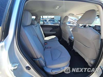 2022 Toyota Highlander Hybrid LE - zdjęcie 17 z 23 - miniatura