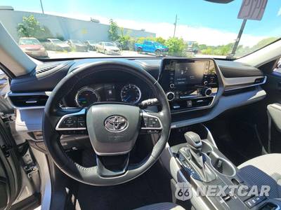2022 Toyota Highlander Hybrid LE - zdjęcie 10 z 23 - miniatura