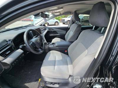 2025 Toyota Camry LE - zdjęcie 6 z 21 - miniatura