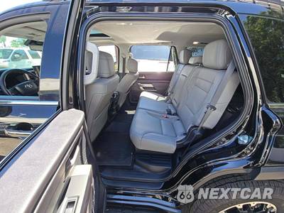 2024 Toyota Sequoia SR5 - zdjęcie 13 z 24 - miniatura