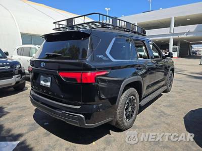 2024 Toyota Sequoia SR5 - zdjęcie 3 z 24 - miniatura