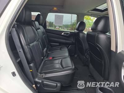 2017 Nissan Pathfinder Platinum - zdjęcie 14 z 23 - miniatura
