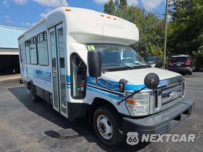 2014 Ford Super Duty E-450 Cutaway DRW - zdjęcie 4 z 21 - miniatura