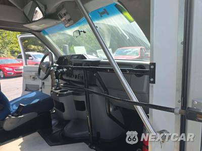 2014 Ford Super Duty E-450 Cutaway DRW - zdjęcie 17 z 21 - miniatura