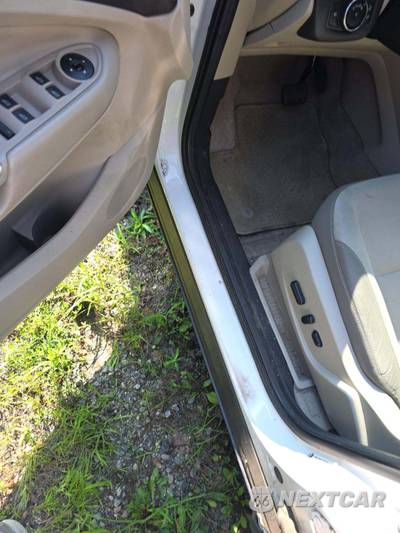 2014 Ford Escape SE - zdjęcie 2 z 19 - miniatura