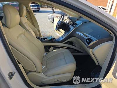 2013 Lincoln MKZ - zdjęcie 18 z 31 - miniatura