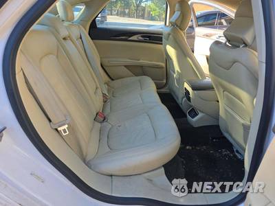 2013 Lincoln MKZ - zdjęcie 16 z 31 - miniatura