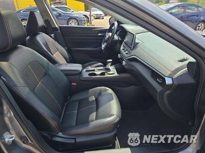 2020 Nissan Altima SR - zdjęcie 18 z 25 - miniatura
