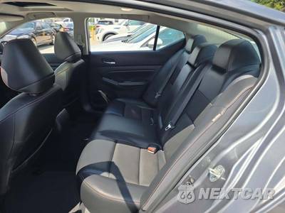 2020 Nissan Altima SR - zdjęcie 13 z 25 - miniatura