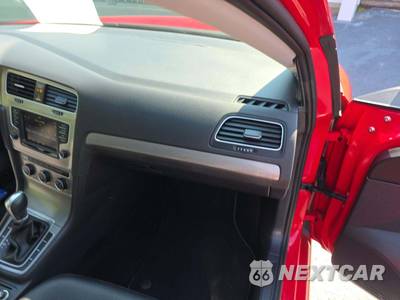 2017 Volkswagen Golf Wolfsburg Hatchback - zdjęcie 16 z 20 - miniatura