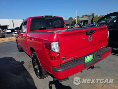2021 Nissan TITAN SV Crew Cab Short Bed - zdjęcie 2 z 21 - miniatura
