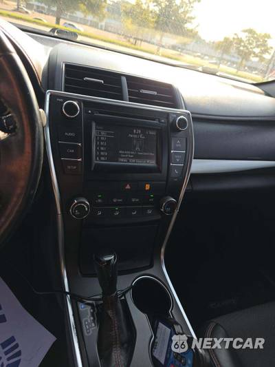 2016 Toyota Camry SE - zdjęcie 10 z 26 - miniatura