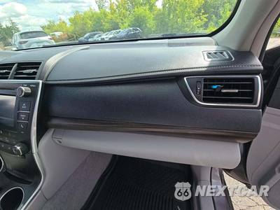 2017 Toyota Camry LE - zdjęcie 16 z 22 - miniatura