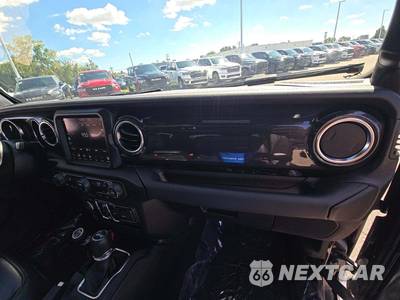 2021 Jeep Wrangler Unlimited Sahara Altitude Edition - zdjęcie 16 z 19 - miniatura