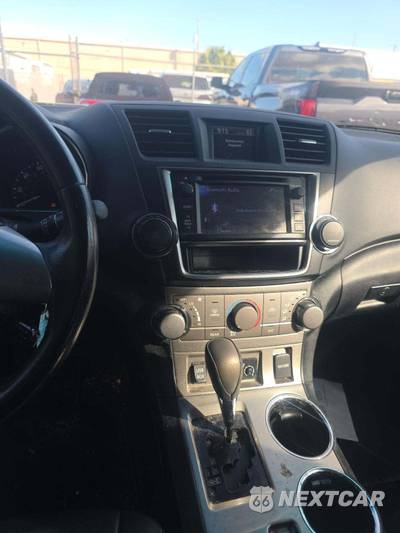 2013 Toyota Highlander SE - zdjęcie 10 z 24 - miniatura