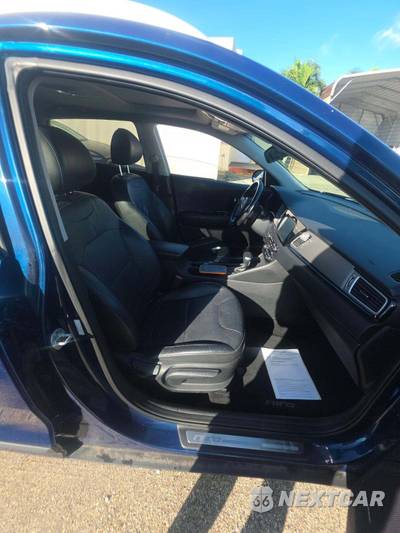 2017 Kia Niro Touring - zdjęcie 18 z 33 - miniatura