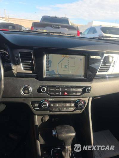 2017 Kia Niro Touring - zdjęcie 10 z 33 - miniatura