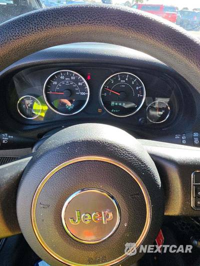 2015 Jeep Wrangler Sport - zdjęcie 6 z 19 - miniatura