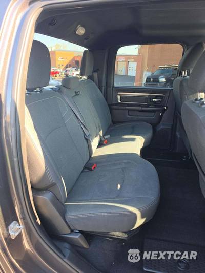2024 Ram 1500 Classic Warlock Crew Cab Short Bed - zdjęcie 13 z 19 - miniatura