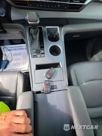 2021 Toyota Sienna Hybrid XSE 7-Passenger - zdjęcie 5 z 20 - miniatura