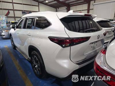 2024 Toyota Highlander XLE - zdjęcie 2 z 24 - miniatura