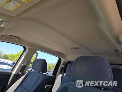 2022 Nissan TITAN SV Crew Cab Short Bed - zdjęcie 11 z 26 - miniatura