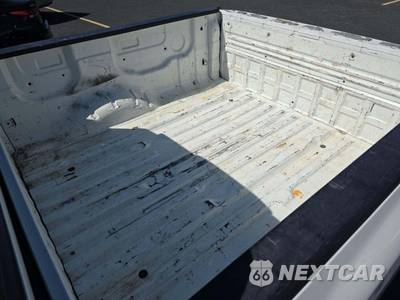 2022 Nissan TITAN SV Crew Cab Short Bed - zdjęcie 14 z 26 - miniatura