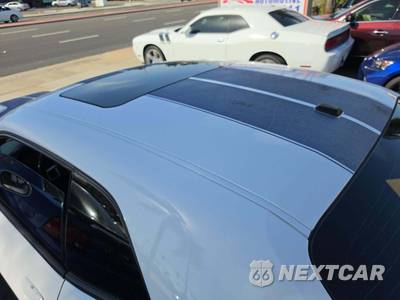 2011 Dodge Challenger SRT8 - zdjęcie 12 z 28 - miniatura