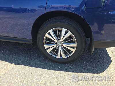 2017 Nissan Pathfinder SV - zdjęcie 21 z 23 - miniatura