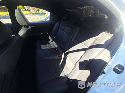 2026 Lexus IS 350 F SPORT Design - zdjęcie 13 z 20 - miniatura