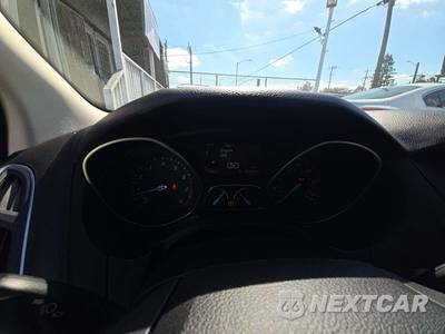 2014 Ford Focus Titanium Sedan - zdjęcie 9 z 29 - miniatura