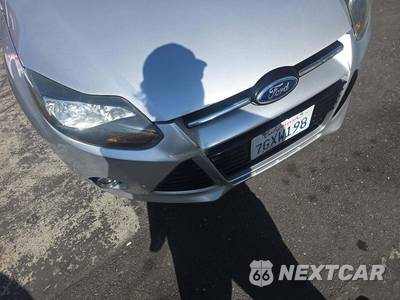 2014 Ford Focus Titanium Sedan - zdjęcie 21 z 29 - miniatura