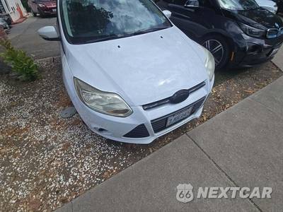 2014 Ford Focus SE Hatchback - zdjęcie 22 z 37 - miniatura