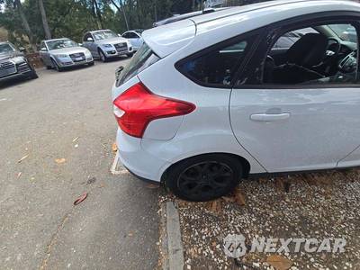 2014 Ford Focus SE Hatchback - zdjęcie 36 z 37 - miniatura