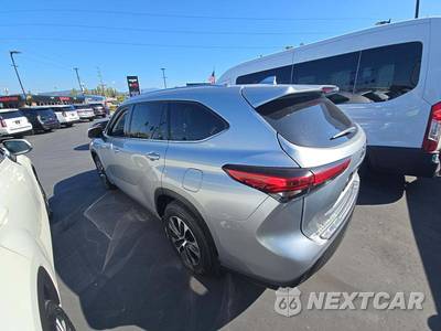 2021 Toyota Highlander XLE - zdjęcie 2 z 24 - miniatura