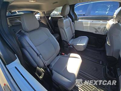 2025 Toyota Sienna XLE 7-Passenger 120.5" WB - zdjęcie 14 z 21 - miniatura