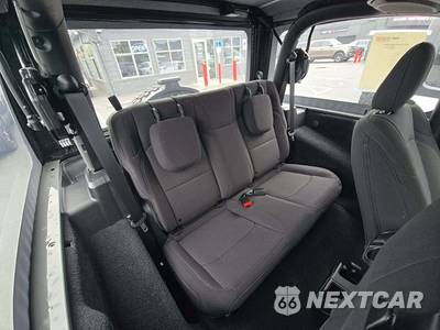2023 Jeep Wrangler Sport - zdjęcie 13 z 18 - miniatura
