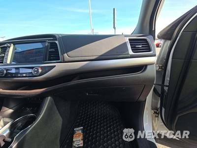 2018 Toyota Highlander XLE - zdjęcie 17 z 21 - miniatura