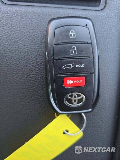 2025 Toyota Grand Highlander XLE - zdjęcie 8 z 22 - miniatura