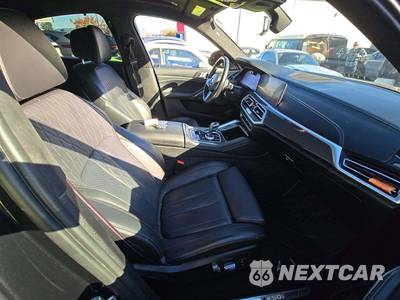 2022 BMW X6 Sports Activity Coupe M50i - zdjęcie 18 z 22 - miniatura